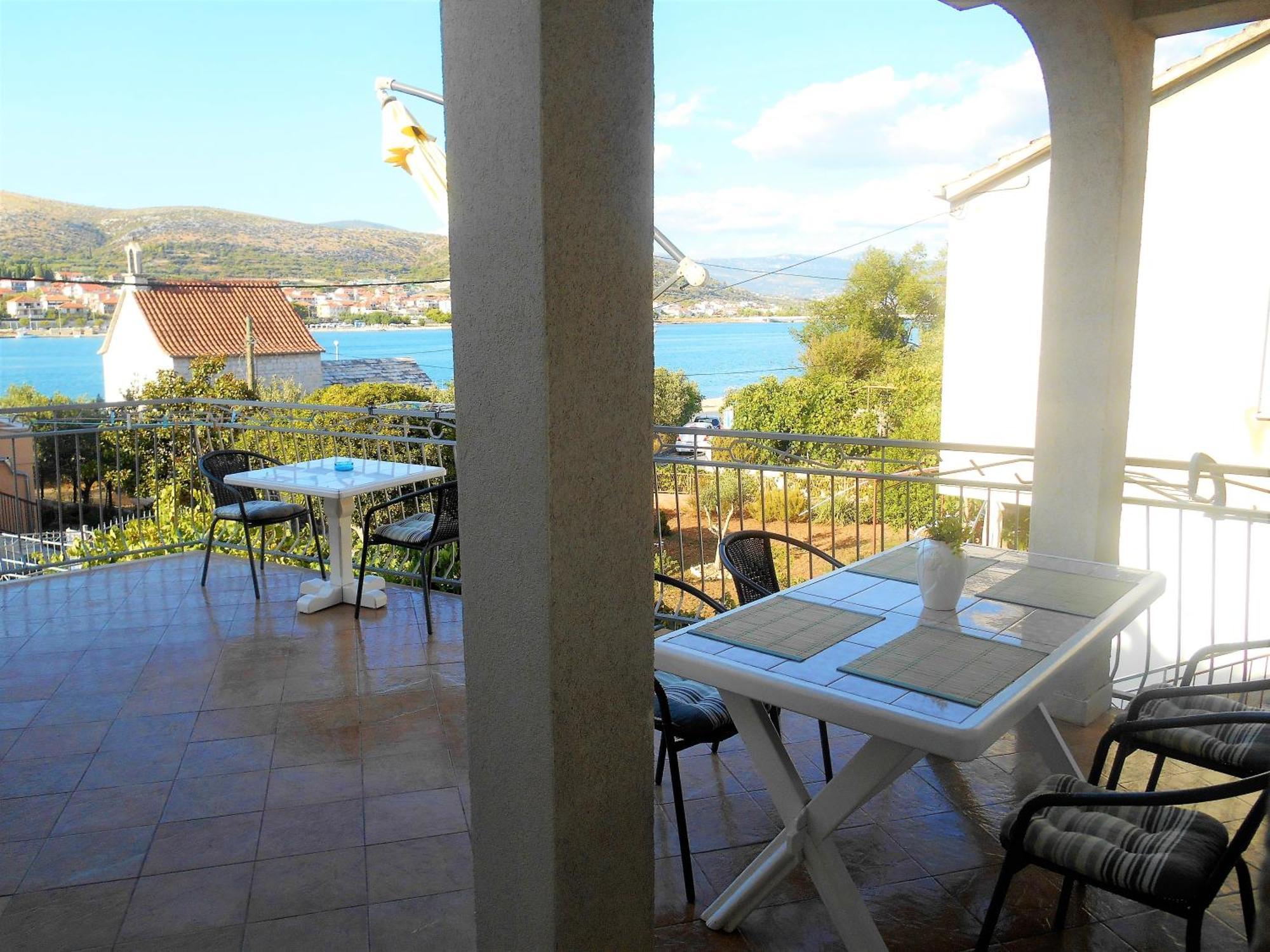 Apartments Bresan Trogir Exterior foto