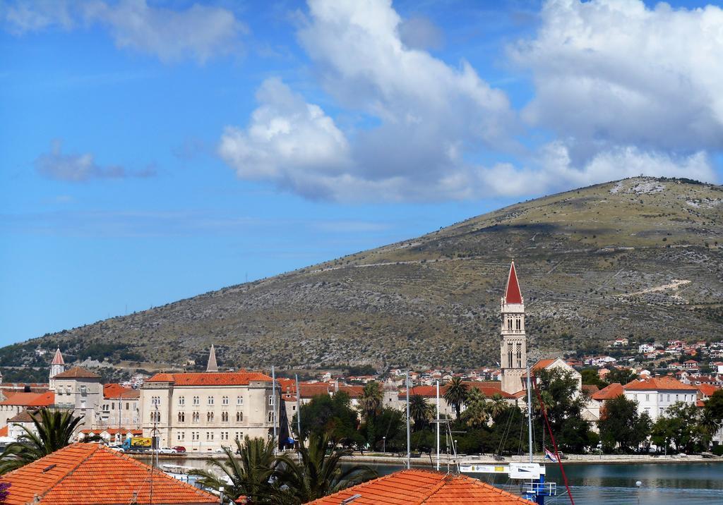 Apartments Bresan Trogir Exterior foto