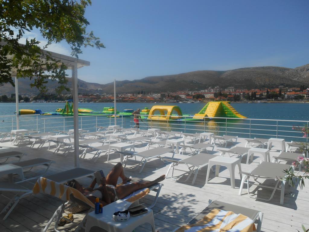 Apartments Bresan Trogir Exterior foto